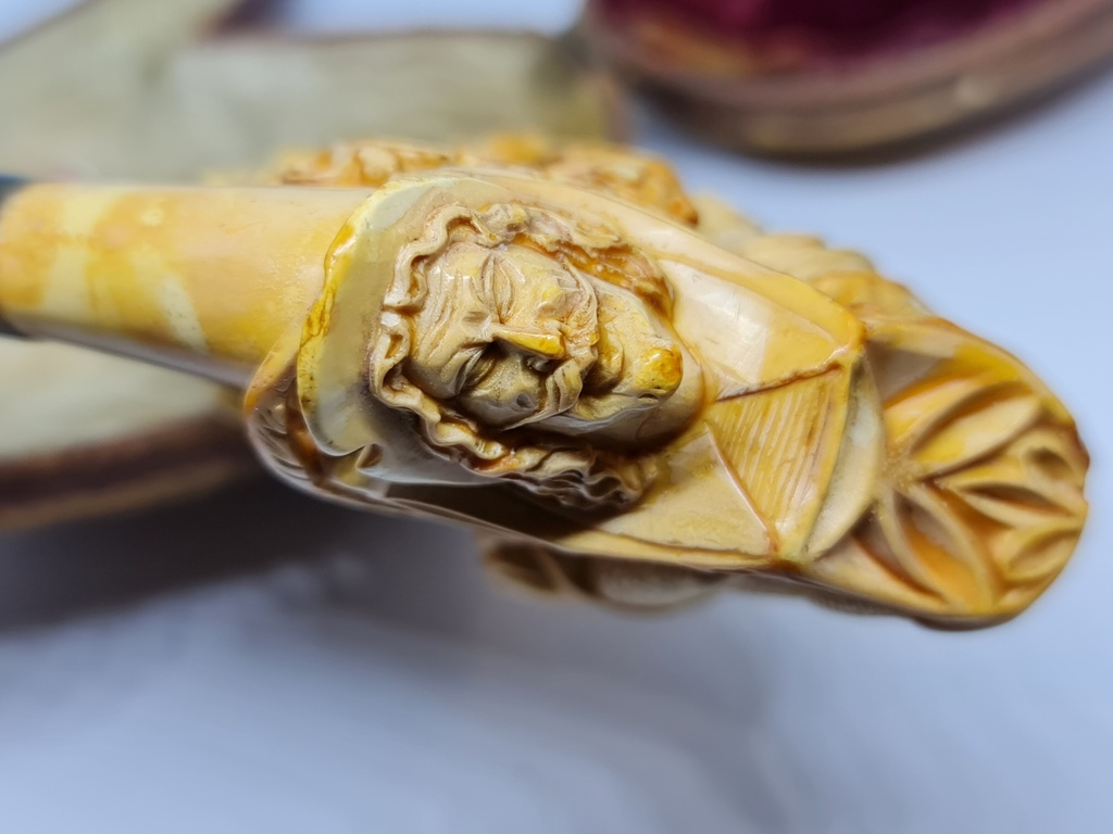 Vintage 19th.C. Meerschaum & Amber Tobacco Pipe/Cigarette Holder "The King & Queen & a Conspiracy"