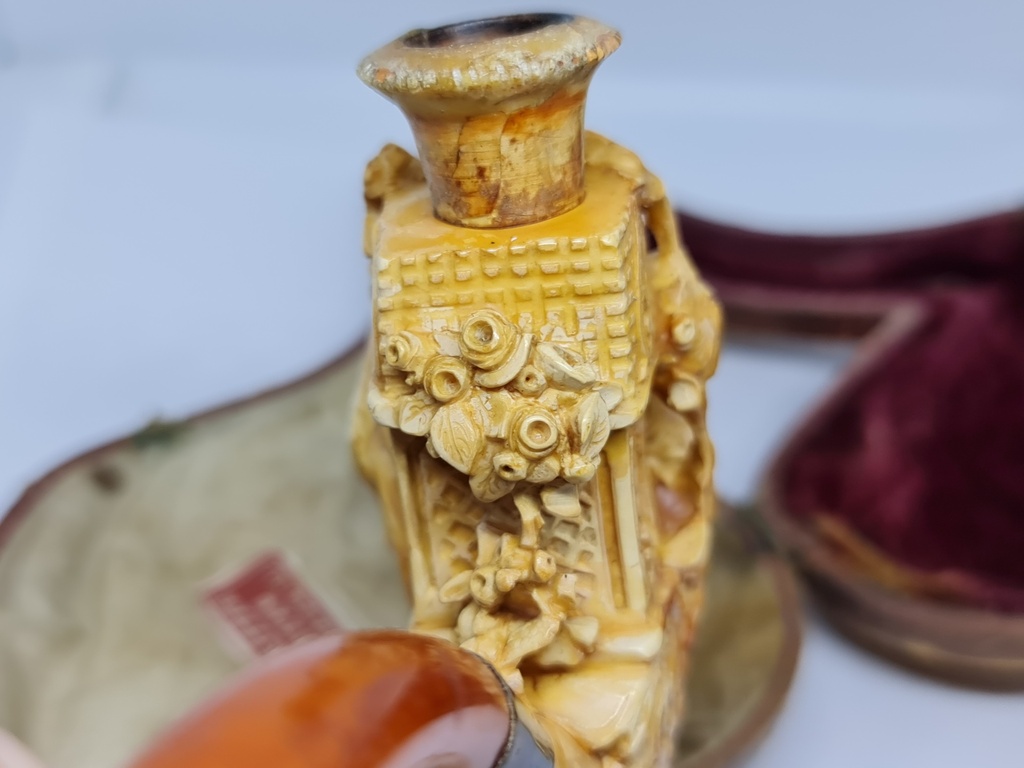 Vintage 19th.C. Meerschaum & Amber Tobacco Pipe/Cigarette Holder "The King & Queen & a Conspiracy"