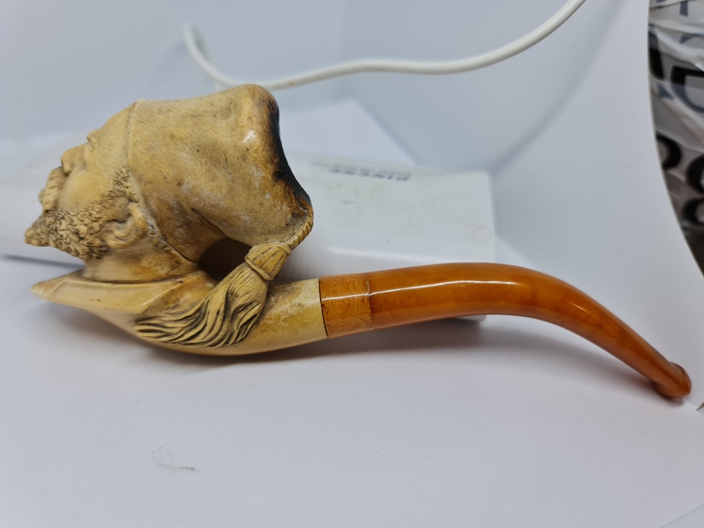 Large Antique 19thC Meerschaum Butterscotch Amber Pipe Cigarette Holder "Africian"