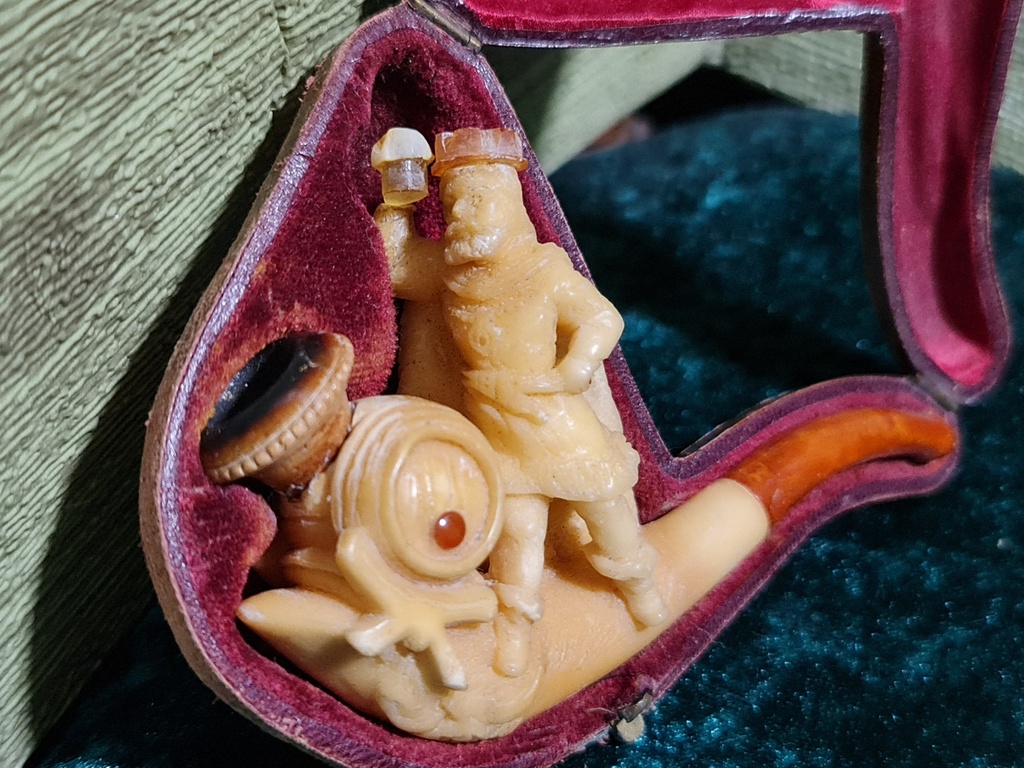 Antique Meerschaum & Baltic Amber Tobacco Pipe/Cigarette Holder "King Gambrinus"