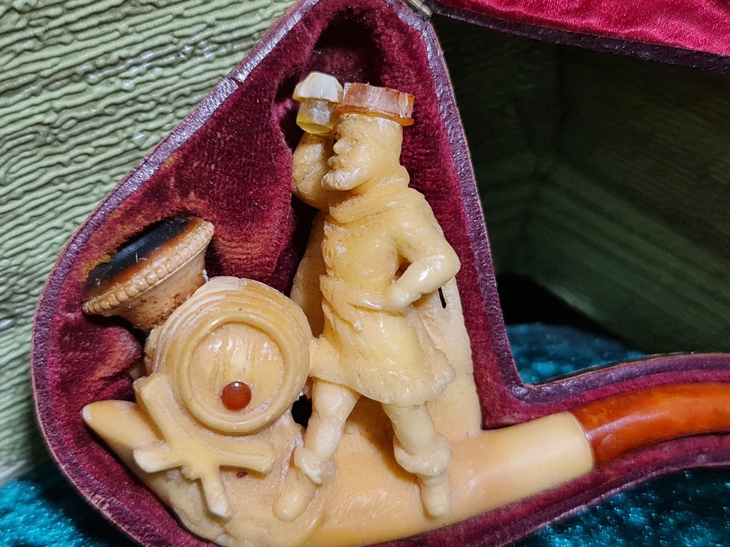Antique Meerschaum & Baltic Amber Tobacco Pipe/Cigarette Holder "King Gambrinus"