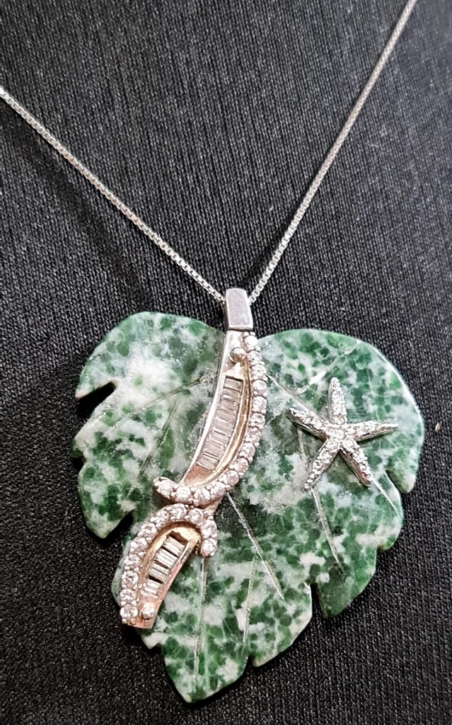 Gorgeous Old Spinach Jade & Silver Leaf Carved Necklace