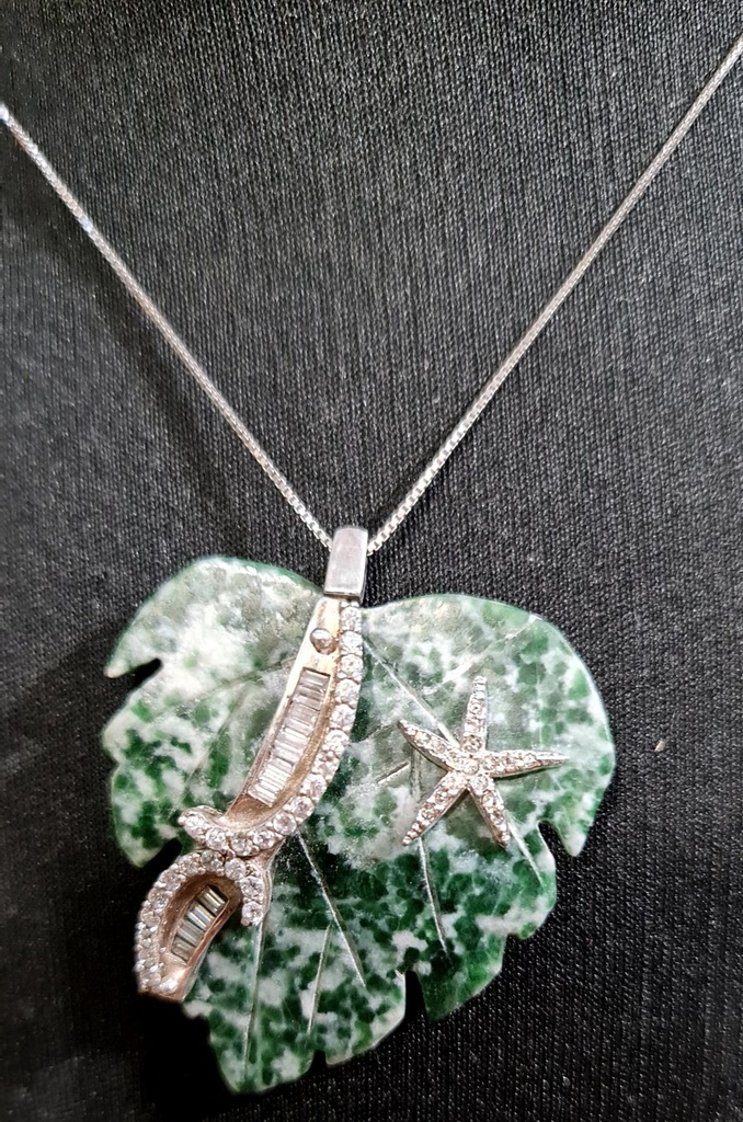 Gorgeous Old Spinach Jade & Silver Leaf Carved Necklace