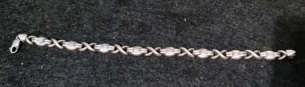 Solid Silver Bracelet XOXO unique Design