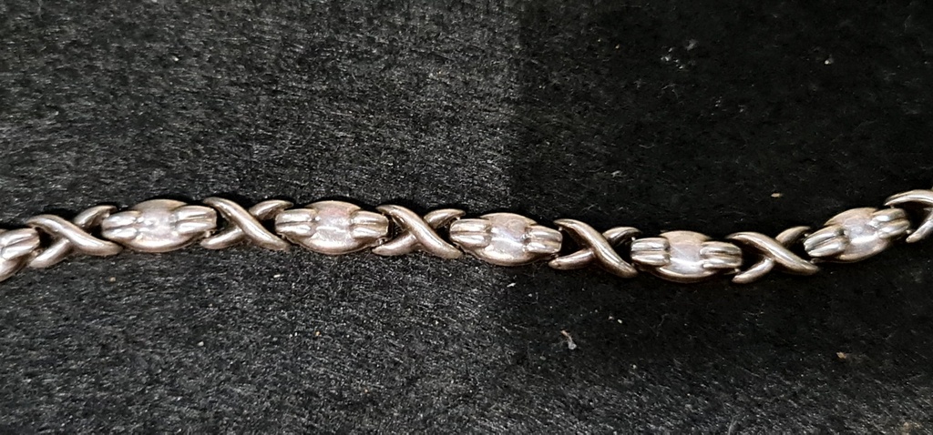 Solid Silver Bracelet XOXO unique Design