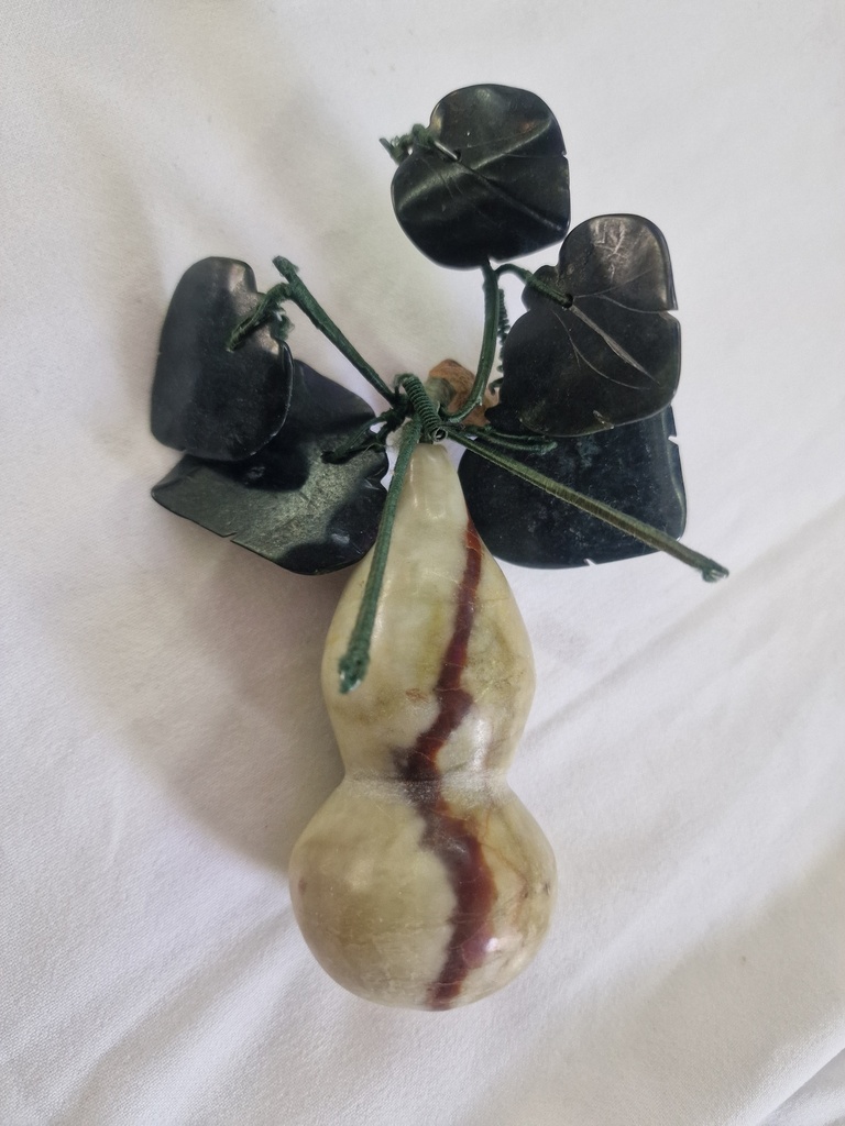 Vintage 1970 Jade Hard Stone Gourd fruit 275.4 g