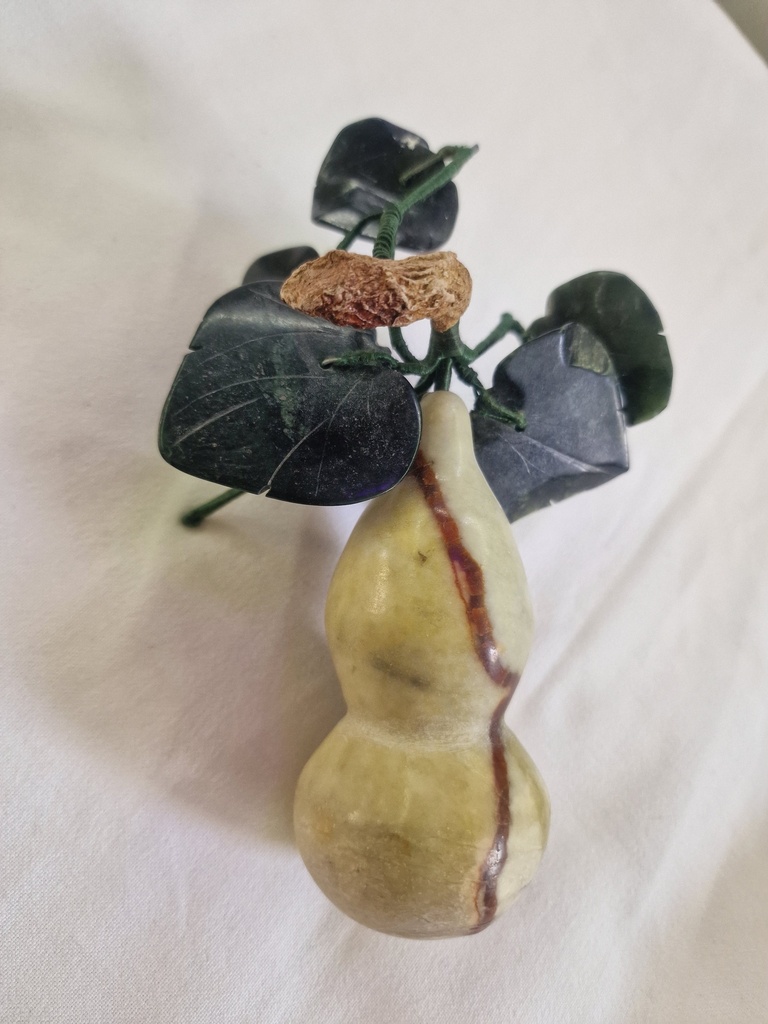 Vintage 1970 Jade Hard Stone Gourd fruit 275.4 g