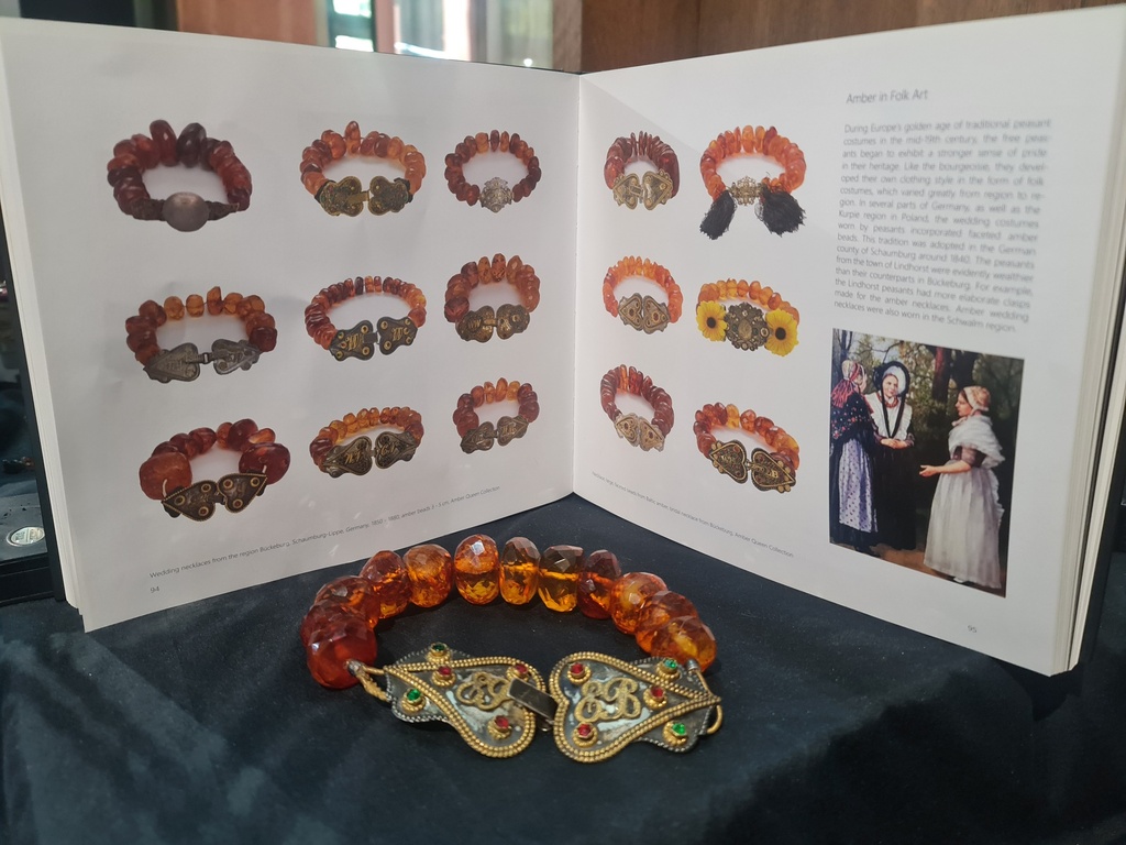 Baltic Amber 19th century wedding necklace Schaumburg