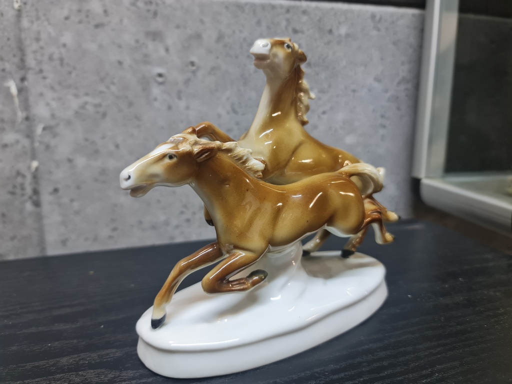 Vintage German Carl Scheidig Grafenthal Running Horses Figural Group