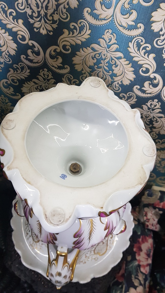 XLarge Herend Hungary Porcelain Lidded Vase With Elegance Swan Handles "Fleurs des Indes"