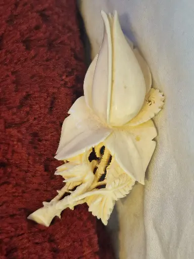 Unique ivory flower carved brooch