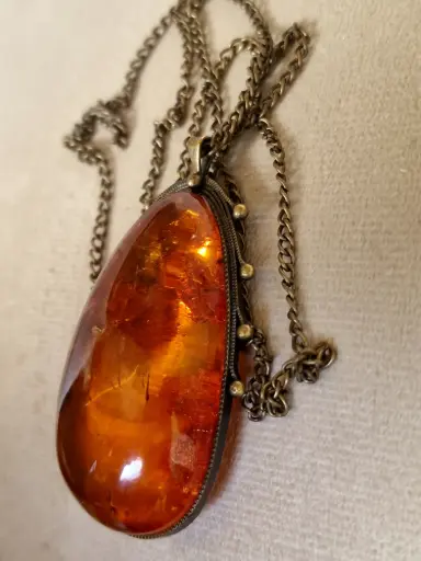 vintage Baltic amber pendant necklace